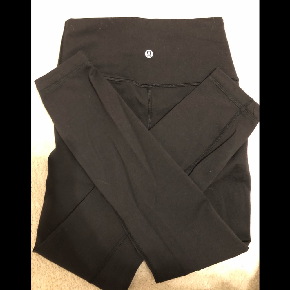 Lululemon Wunder Under 25” in Black Luon